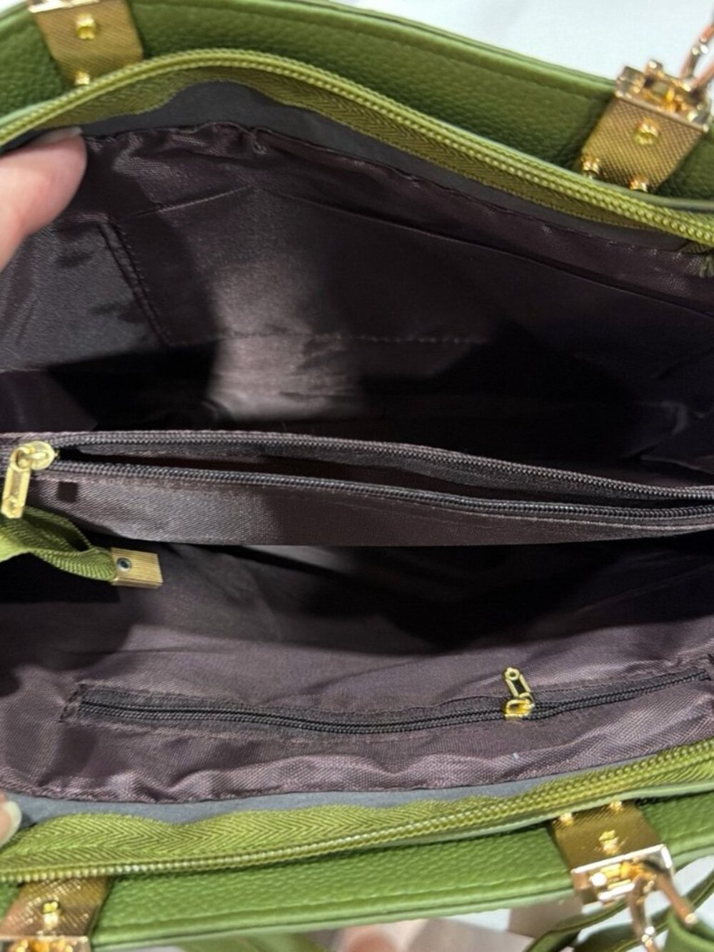 Danbaoly crossbody handbag with gold accents and a bow charm. - Picture 5 of 5